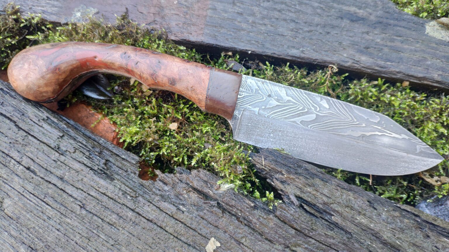 Herringbone Damascus Steel Bushcraft Knife